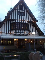 Markant hält das "Wirtshaus am See" seine Fachwerkfassade ins Stadtbild. - Wirtshaus am See - Bregenz