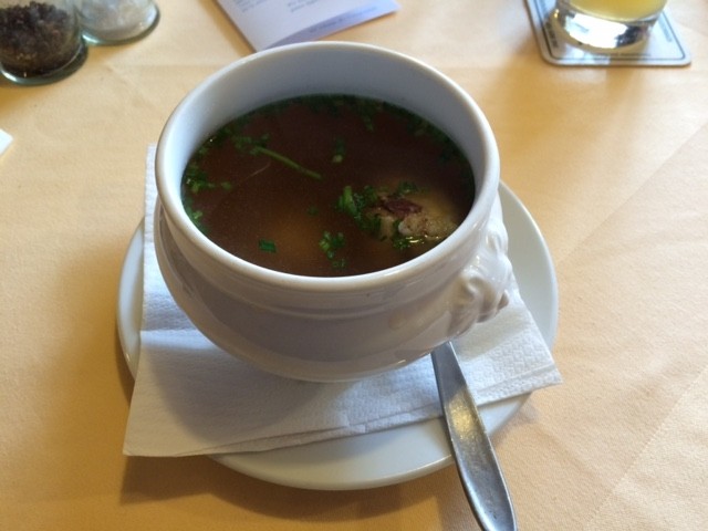 Tiroler Speckknödelsuppe - Zum wilden Kaiser - Bad Sauerbrunn