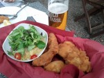 Backhendl mit Erdäpfel-Vogerlsalat mit Kürbiskernen und Kernöl (€11,90) - Zum Nussgartl - Wien