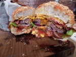 Bacon Burger (Innenansicht) - Beaver Brewing Company - Wien