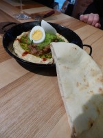 Hummus Teller mit Pita - Hungry Guy - Wien