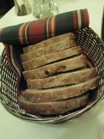 Der Kuckuck Couvert - Hausbrot mit Tomatenbutter - Der Kuckuck - Wien