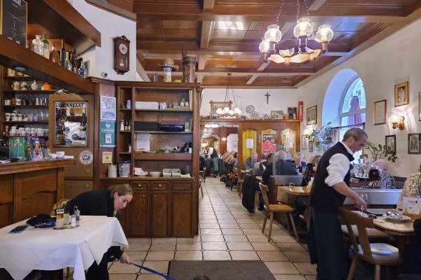 Restaurant Schwabl - Schankstube - Schöne Einrichtung - Blick vom Stammtisch aus - Restaurant Schwabl - Wien