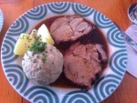 Schweinsbraten vom Schopf mit Semmelknödel und Salzkartoffeln - Almgasthof Windlegern - Neukirchen