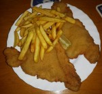 Schweinssnitzel mit Pommes