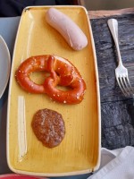 Frühstücksmenü mit Weisswurst und Brezn - Cortisen am See - St. Wolfgang