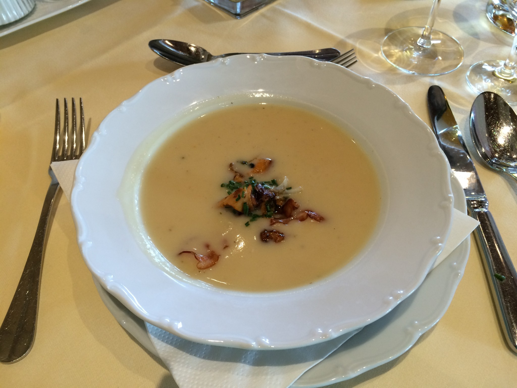 Erdäpfelsuppe - Restaurant GAUDIUM VINI im Hotel Veltlin - Poysdorf