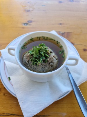 Leberknödelsuppe - Alpengasthof Kalte Kuchl - Kalte Kuchl