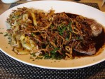 Zwiebelrostbraten mit Bratkartoffeln. - Maurachbund - Bregenz