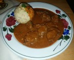 Hirschgulasch mit Semmelknödel - Jausenstation Fam Reischer - Furth an der Triesting