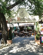 Zum Werkelmann - Im Gastgarten - Zum Werkelmann - Wien