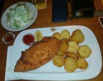 Brauhaus Cordon Bleu (scharf) auf Wunsch links extrascharfe Sauce - Bierhof Bad Vöslau - Bad Vöslau