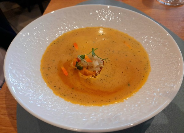 Pannonische Fischsuppe (Sauce Rouille, Fenchel-Chutney, ... - Die Möwe - Pamhagen