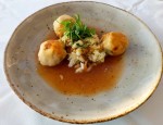 Vorspeise Grammelknödel vom Duroc Schwein
Lauwarmer Krautsalat | Kümmelsaft
8,70 - Buschenschank Walter Skoff - Gamlitz