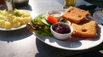 gebackener Emmentaler mit Preiselbeeren und Sauce Tartare, dazu Erdäpfelsalat - Zum Burgenländer - Wien