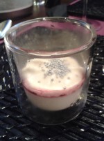 M-Lounge Gang 9 - 'Spargel Panna Cotta mit Karamell und frischen Erdbeeren' - M Lounge - Wien