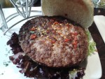 Panorama - Extreme Chili Burger mit Chilisauce und hausgemachten Pommes ... - Panorama Wien - Wien