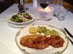 Kalbswienerschnitzel, Kartoffeln, Salat - Auerhahn - Salzburg