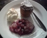 Bettel-Alm - Maroni-Muffin mit Birnenragout und Kirsche - Bettel-Alm Restaurant - Wien