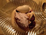 Lauwarmer Milchrahmstrudel mit Cassisfeigen, Vanille- Eierlikörsauce und ... - Schwedenkapelle - Kitzbühel