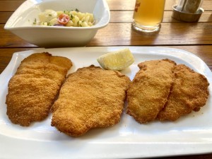 Panierter Seelachs als Mittagsmenü 9,20€ - riesige Portion