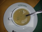 Kalbseinmachsuppe mit Nudeln - Gasthaus Schöny "zur schönen Aussicht" - Breitenfurt