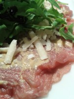 Gourmetlounge - 1.Gang-Carpaccio vom Almochs mit Grana & Rucola - Gourmetlounge - Wien