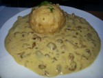 Eierschwammerlsauce mit Knödel - Mautwirtshaus - Mödling