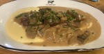 Hervorragende R-Filet-Scheiben mit e. Pilzrahm-Sauce u. einem buttrigen ... - El Gaucho - Wien