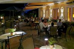 Der Gastgarten in stimmiger Abendbeleuchtung - live noch besser als auf der ... - NockenToni - Bad Ischl