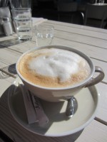 hervorragenden Kaffee gibt's an Bord - Motto am Fluss - Wien