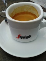 Denis - Doppelter Espresso (EUR 3,30) - Denis - Wien