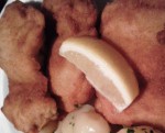 Alter Bach-Hengl - Backhuhn mit Petersil-Erdäpfel und Salat (€ 13,00) - ALTER BACH-HENGL - Wien