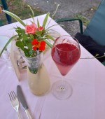 Soda-Minzi und Lindenaperitif - Prosecco mit Brombeerschäumchen 8,20 - Landgasthof zur Linde - Laaben