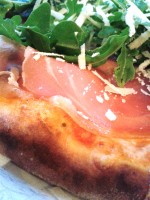 L'Idea al Teatro - Pizza Prosciutto mit extra Knoblauch (EUR 9,70 + EUR 0,40) - L'idea al teatro - Wien