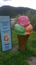 "ohne Worte" - Strandcafe Dürnstein - Eissalon an der Donaupromenade - Dürnstein