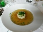 "Kräftige Rindsuppe mit an z´ammgelegten Knödel und Wurzeln" - Forsthaus - FISCHBACH