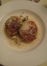 Graukäseknödel auf lauwarmem Speckkrautsalat - Hemmers - Wien