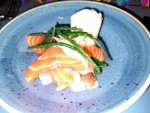 Sashimi vom Schottischen Lachs, Knusprige Shushireis-Röllchen, Asiatischer ... - Cortisen am See - St. Wolfgang