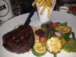 Angus Filet (250g) mit Pommes und Grillgemüse - Rox - Shopping City Süd - Wiener Neudorf