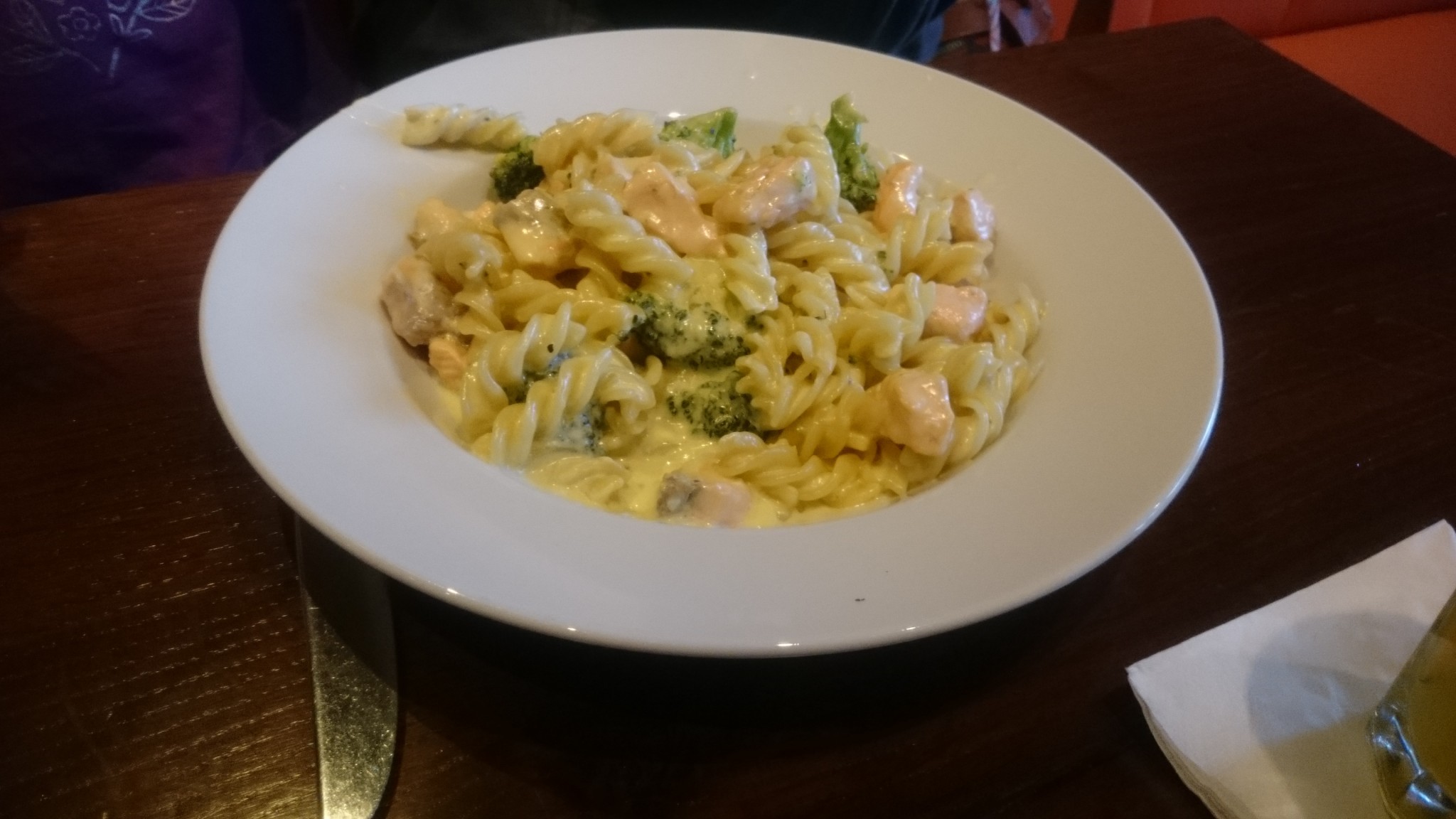 Fussili con salmone e broccoletti - D'Lounge - Wien