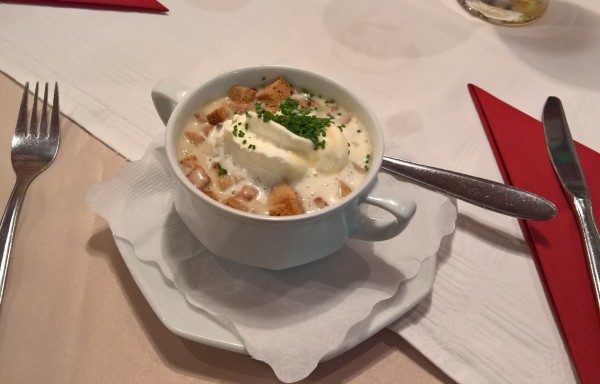 Knoblauchcremesuppe, sehr ordentlich - Hotel - Gasthof STEINERWIRT - Wagrain