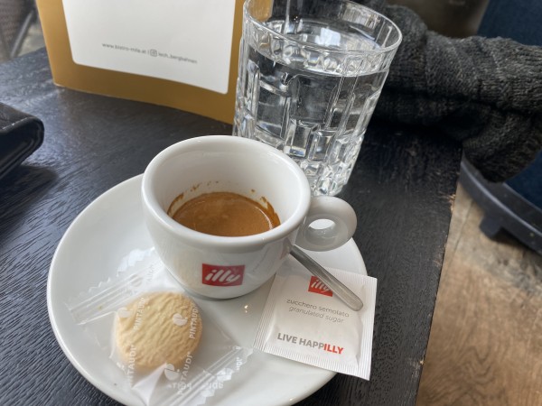 Ristretto von illy (kräftig & schöne Crema) um extrem günstige 2€!!! - Bistro Mila - Lech