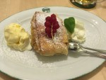 Apfelstrudel mit Vanilleeis und Schlagobers - GösserBräu - Graz