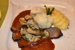 Rindsbraten mit Steinpilzen, Karfiol und Erdäpfelpüree - Birkenstub'n - Gamlitz