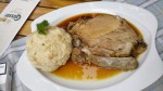 schweinsbraten mit semmelknödel