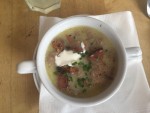 Hühnereinmachsuppe mit Schwarzbrotwürfel. - Zum Roten Bären - Wien