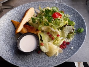 Hühnerbrust mit Blattsalat 16,80 - Restaurant Schwabl - Wien