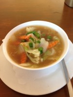 Gemüsesuppe mit pikanter Gewürzmischung - Lanna Thai Imbiss & Shop - Kitzbühel