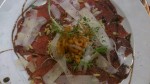 Hirschcarpaccio mit eingelegtem Kürbis und Parmesanhobel - Simmeringer Bier- und Kulturschmankerl - Wien